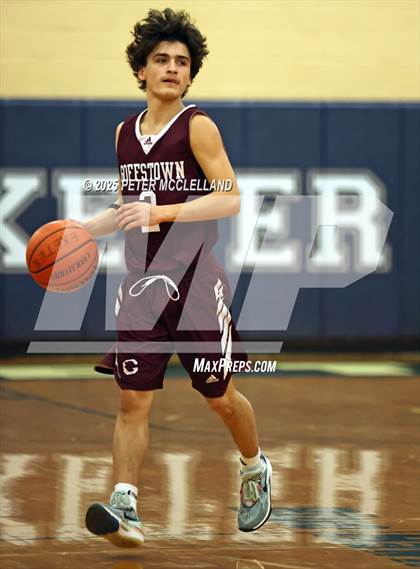 Thumbnail 2 in Exeter vs Goffstown (NHIAA Division I First Round) photogallery.