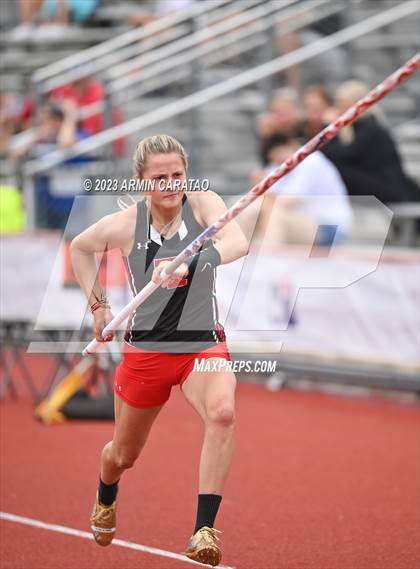 Thumbnail 1 in UIL 3A Track & Field Finals  photogallery.