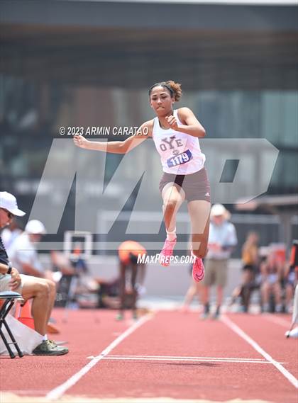 Thumbnail 3 in UIL 3A Track & Field Finals  photogallery.