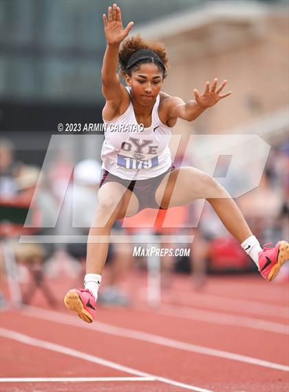 Thumbnail 3 in UIL 3A Track & Field Finals  photogallery.