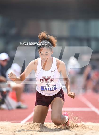 Thumbnail 2 in UIL 3A Track & Field Finals  photogallery.