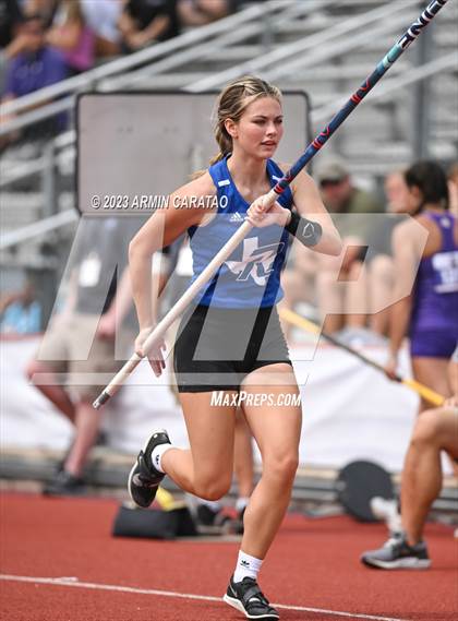 Thumbnail 2 in UIL 3A Track & Field Finals  photogallery.