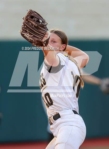 Thumbnail 2 in Neches vs. Jonesboro (UIL 1A Softball Final) photogallery.