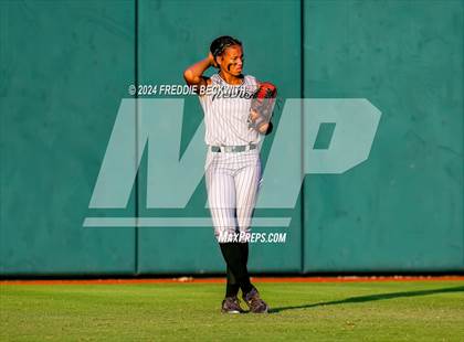 Thumbnail 3 in Neches vs. Jonesboro (UIL 1A Softball Final) photogallery.