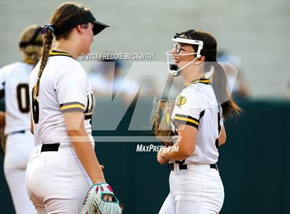 Thumbnail 2 in Neches vs. Jonesboro (UIL 1A Softball Final) photogallery.
