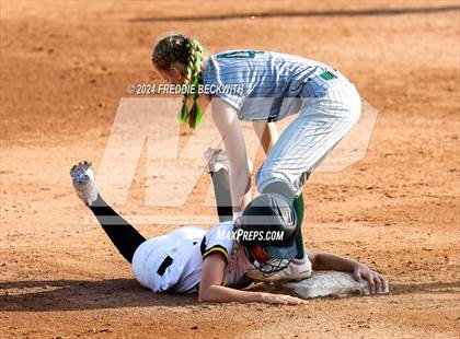 Thumbnail 1 in Neches vs. Jonesboro (UIL 1A Softball Final) photogallery.