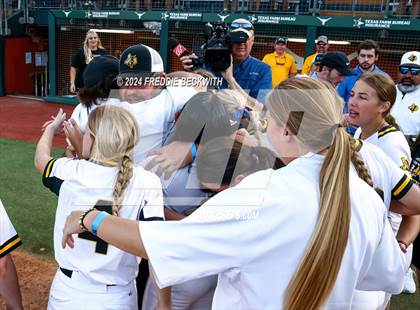 Thumbnail 2 in Neches vs. Jonesboro (UIL 1A Softball Final) photogallery.