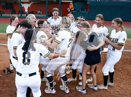 Thumbnail 3 in Neches vs. Jonesboro (UIL 1A Softball Final) photogallery.