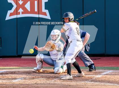 Thumbnail 3 in Neches vs. Jonesboro (UIL 1A Softball Final) photogallery.