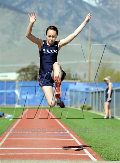 Thumbnail 3 in Carson Invitational photogallery.