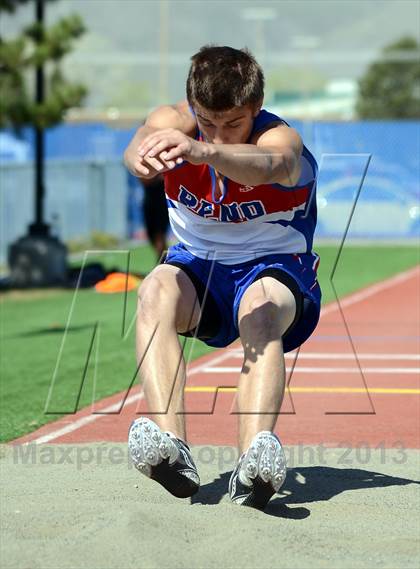 Thumbnail 3 in Carson Invitational photogallery.