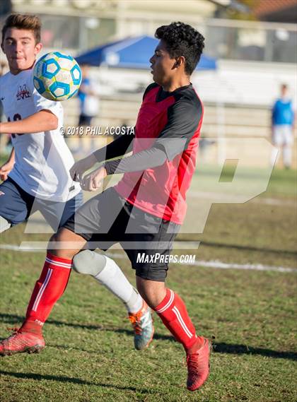 Thumbnail 3 in Whittier vs Maranatha photogallery.