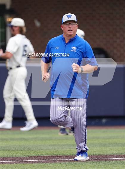 Thumbnail 3 in Flower Mound vs. Weatherford (UIL 6A Regional Semifinal Game 2) photogallery.