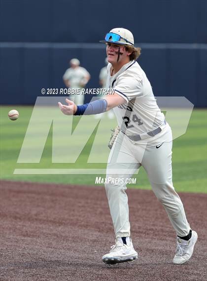 Thumbnail 3 in Flower Mound vs. Weatherford (UIL 6A Regional Semifinal Game 2) photogallery.