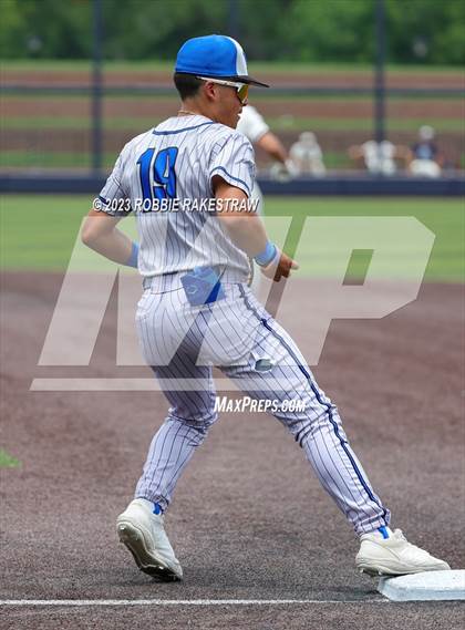 Thumbnail 3 in Flower Mound vs. Weatherford (UIL 6A Regional Semifinal Game 2) photogallery.