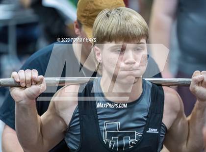 Thumbnail 1 in UIL 3A Region Weight Lifting photogallery.