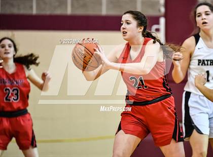 Thumbnail 2 in Pilgrim vs. Narragansett (RIIL Division 3 Final) photogallery.