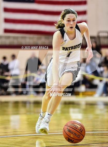 Thumbnail 2 in Pilgrim vs. Narragansett (RIIL Division 3 Final) photogallery.