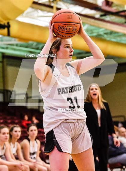 Thumbnail 2 in Pilgrim vs. Narragansett (RIIL Division 3 Final) photogallery.