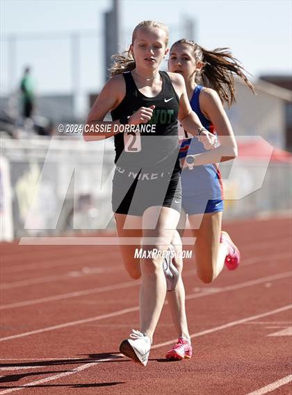 Thumbnail 2 in Murray Kula Invite (1600 Meters) photogallery.