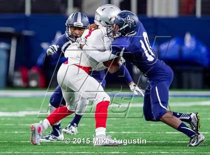 Thumbnail 3 in Lone Star vs. Marshall (UIL 5A D2 Regional Playoff) photogallery.