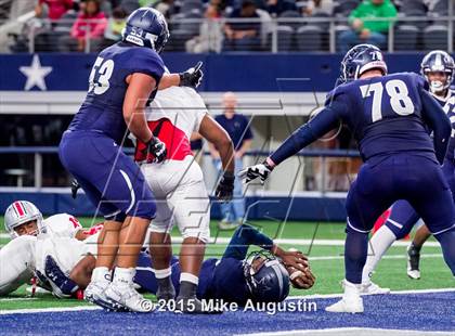 Thumbnail 3 in Lone Star vs. Marshall (UIL 5A D2 Regional Playoff) photogallery.
