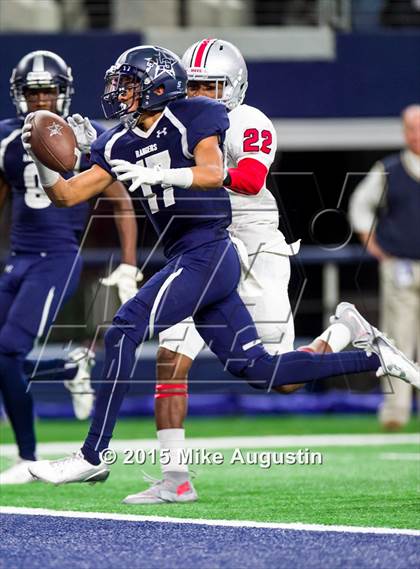 Thumbnail 2 in Lone Star vs. Marshall (UIL 5A D2 Regional Playoff) photogallery.