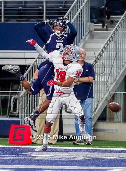 Thumbnail 1 in Lone Star vs. Marshall (UIL 5A D2 Regional Playoff) photogallery.