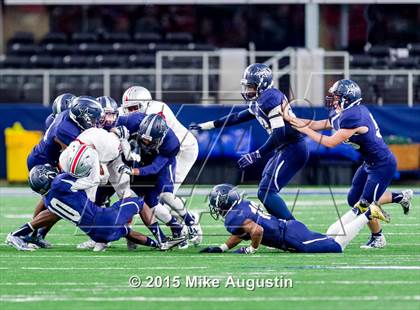 Thumbnail 2 in Lone Star vs. Marshall (UIL 5A D2 Regional Playoff) photogallery.