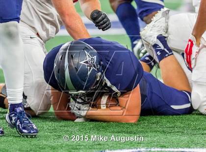 Thumbnail 1 in Lone Star vs. Marshall (UIL 5A D2 Regional Playoff) photogallery.