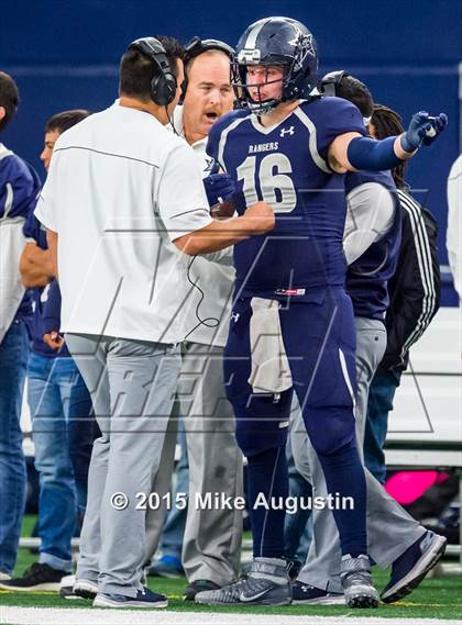 Thumbnail 3 in Lone Star vs. Marshall (UIL 5A D2 Regional Playoff) photogallery.