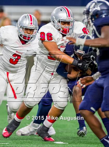 Thumbnail 1 in Lone Star vs. Marshall (UIL 5A D2 Regional Playoff) photogallery.