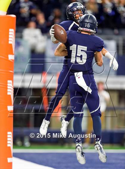 Thumbnail 1 in Lone Star vs. Marshall (UIL 5A D2 Regional Playoff) photogallery.