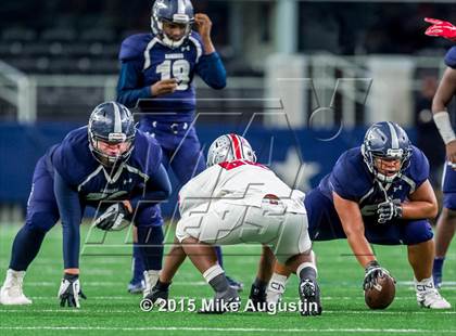 Thumbnail 3 in Lone Star vs. Marshall (UIL 5A D2 Regional Playoff) photogallery.