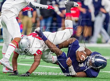 Thumbnail 3 in Lone Star vs. Marshall (UIL 5A D2 Regional Playoff) photogallery.