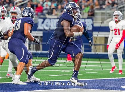 Thumbnail 3 in Lone Star vs. Marshall (UIL 5A D2 Regional Playoff) photogallery.