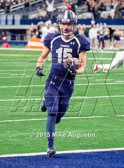 Thumbnail 1 in Lone Star vs. Marshall (UIL 5A D2 Regional Playoff) photogallery.