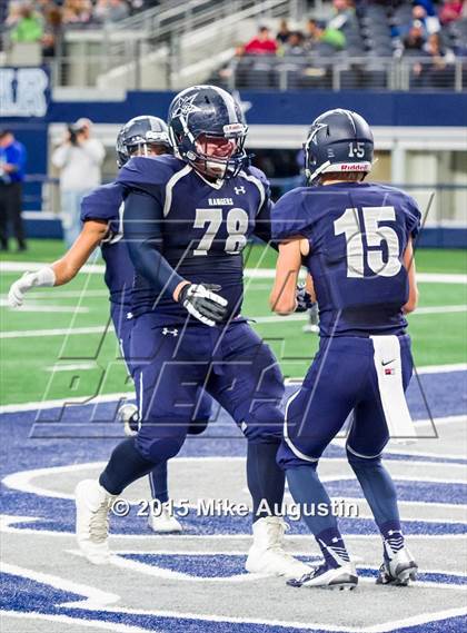 Thumbnail 2 in Lone Star vs. Marshall (UIL 5A D2 Regional Playoff) photogallery.