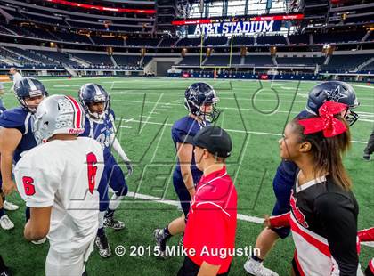 Thumbnail 2 in Lone Star vs. Marshall (UIL 5A D2 Regional Playoff) photogallery.
