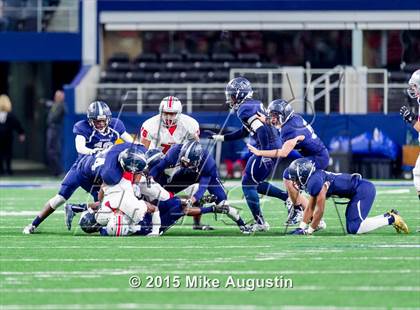 Thumbnail 3 in Lone Star vs. Marshall (UIL 5A D2 Regional Playoff) photogallery.