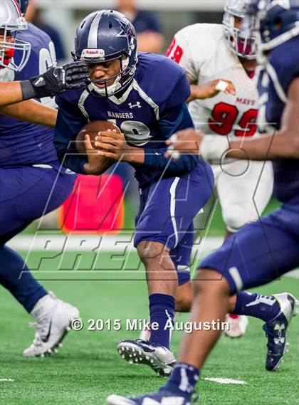 Thumbnail 3 in Lone Star vs. Marshall (UIL 5A D2 Regional Playoff) photogallery.