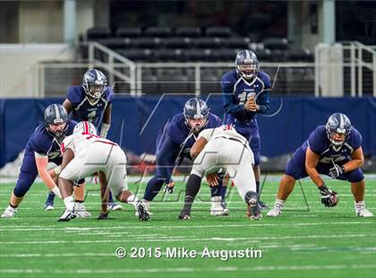 Thumbnail 2 in Lone Star vs. Marshall (UIL 5A D2 Regional Playoff) photogallery.