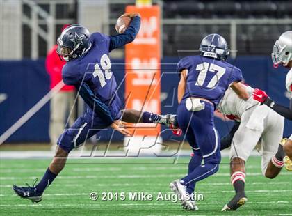 Thumbnail 3 in Lone Star vs. Marshall (UIL 5A D2 Regional Playoff) photogallery.