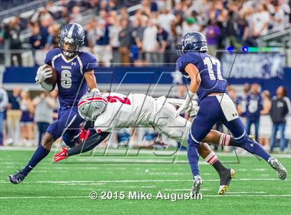Thumbnail 3 in Lone Star vs. Marshall (UIL 5A D2 Regional Playoff) photogallery.