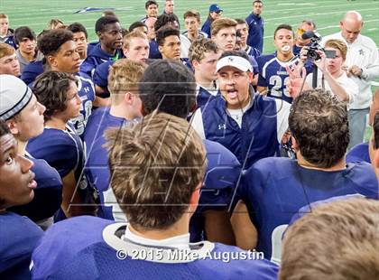 Thumbnail 2 in Lone Star vs. Marshall (UIL 5A D2 Regional Playoff) photogallery.