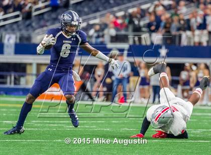 Thumbnail 3 in Lone Star vs. Marshall (UIL 5A D2 Regional Playoff) photogallery.