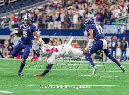 Thumbnail 2 in Lone Star vs. Marshall (UIL 5A D2 Regional Playoff) photogallery.