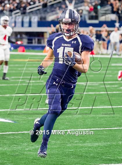Thumbnail 1 in Lone Star vs. Marshall (UIL 5A D2 Regional Playoff) photogallery.