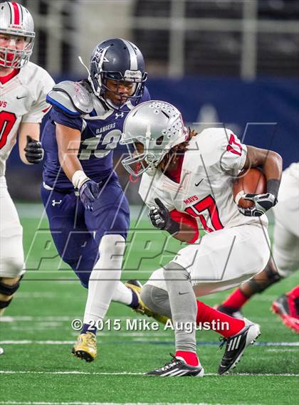 Thumbnail 2 in Lone Star vs. Marshall (UIL 5A D2 Regional Playoff) photogallery.