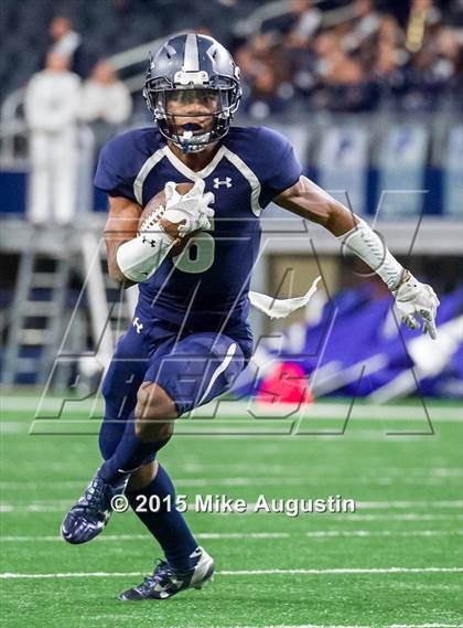 Thumbnail 1 in Lone Star vs. Marshall (UIL 5A D2 Regional Playoff) photogallery.
